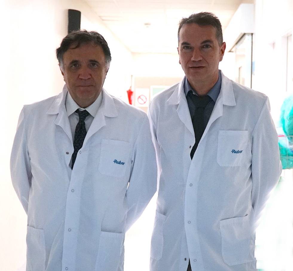 Doctor Aurelio Vega y doctor Jose Carlos Méndez